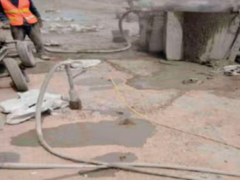 攸县水泥混凝土路面板底注浆技术 路面脱空注浆整治方案